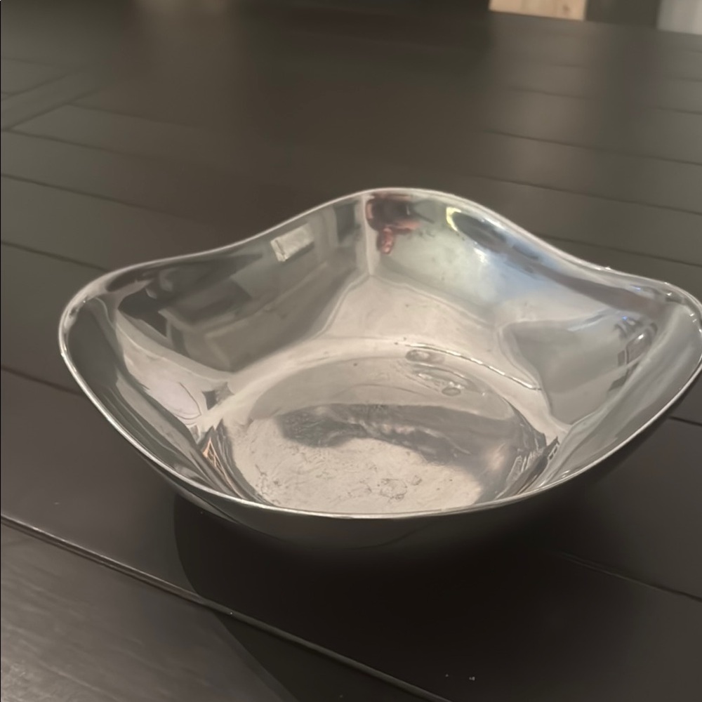 Wilton Elegant Silver Bowl